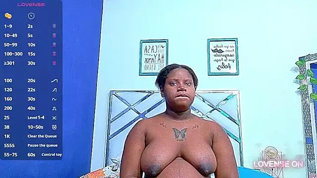 littlechocolatee_ on StripChat 