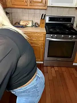 Watch LittleMissEeve, they want to masturbate for you LittleMissEeve from StripChat