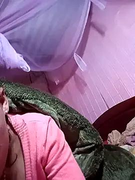 llomayy-love from StripChat