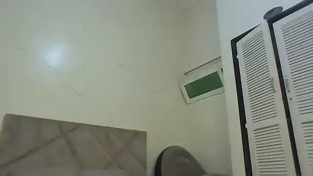 lolimirass24 on StripChat 
