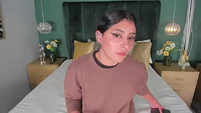 Lorelain_Lux on StripChat 