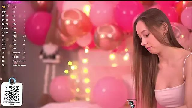 LouiseLebeI on StripChat 