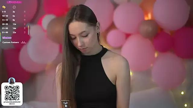 LouiseLebeI on StripChat 