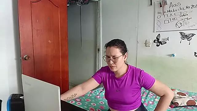 luxandracon23 on StripChat 