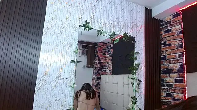 maddiison303av — 2 fingers in ass