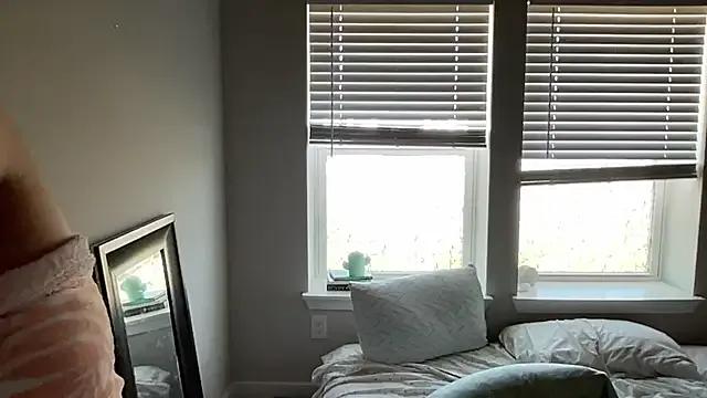 Masturbate to 23 years old maddiliz from StripChat maddiliz from StripChat