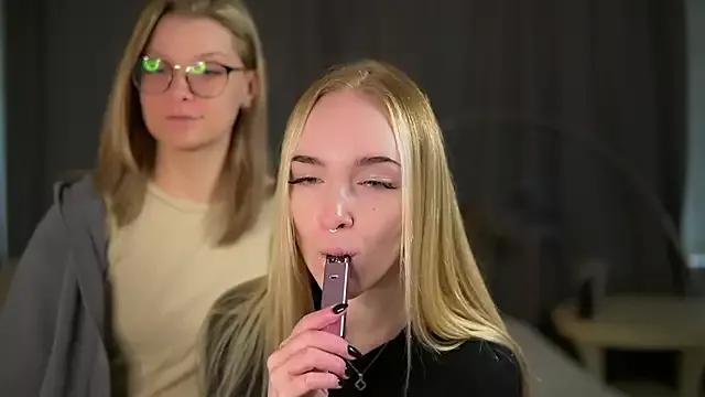 Freechat MaeEversley on StripChat