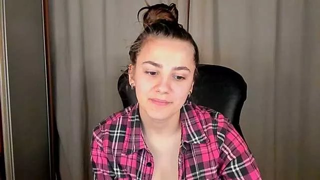 MaggieCake on StripChat