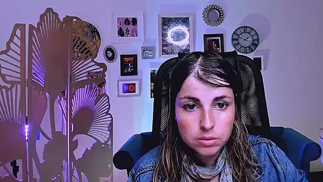 MartaEdams on StripChat 