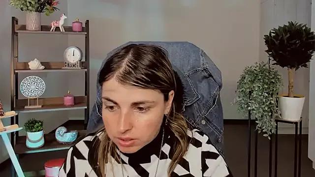 MartaEdams on StripChat 
