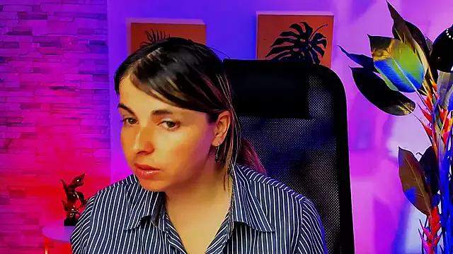 MartaEdams on StripChat 