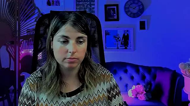 MartaEdams on StripChat 