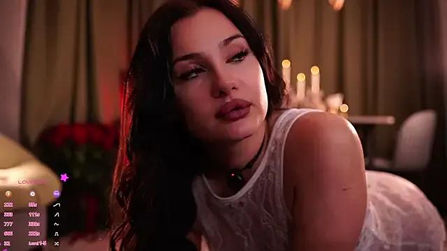 MaryHols from StripChat