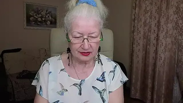 Maya_Mayflower on StripChat