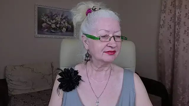 Maya_Mayflower on StripChat