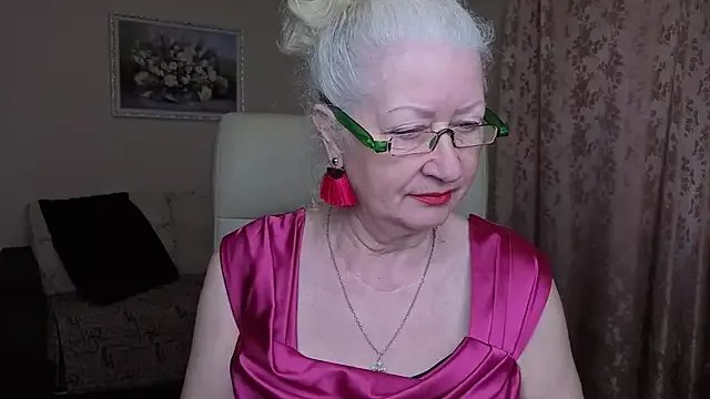 Maya_Mayflower on StripChat