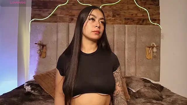 miaa_saenz1 on StripChat 