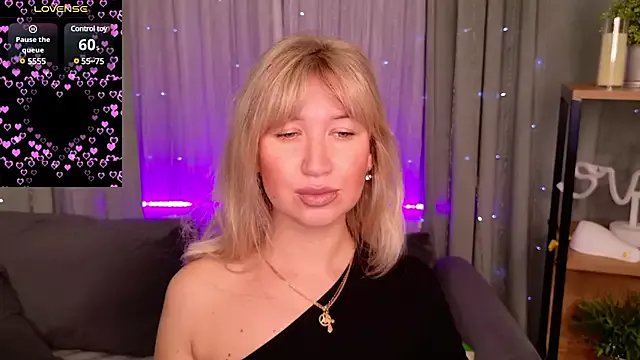 MilaBott on StripChat