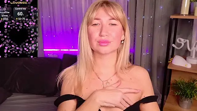 MilaBott on StripChat