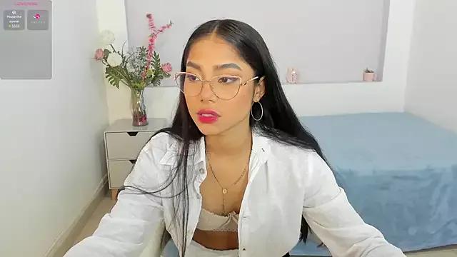 MilaStar9 on StripChat 