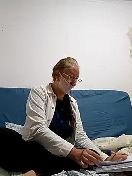 MILEIDE980 on StripChat