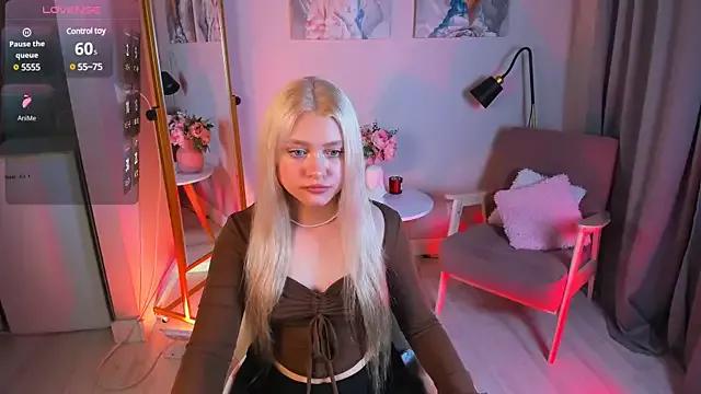 Millie_Vanillie on StripChat 