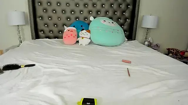 NadiaLyla on StripChat