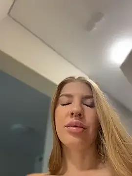 Sexy NewLale wants you to fuck their body now NewLale from StripChat