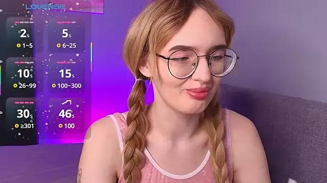 NickyBloom on StripChat 