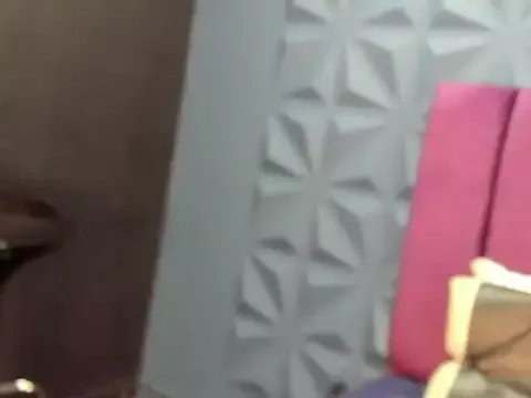 NicoleJonss on StripChat