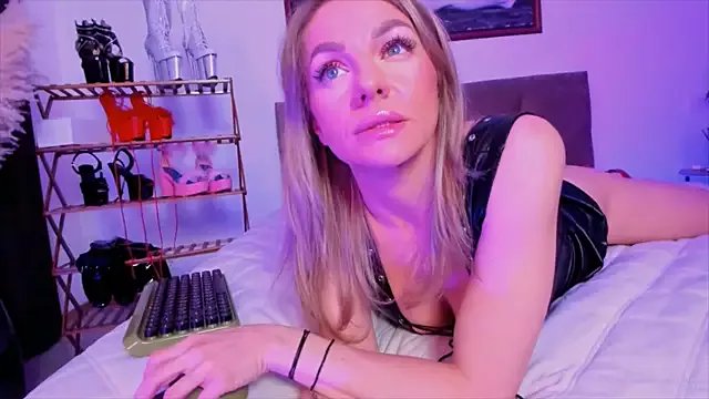 Freechat Oliva_Candy on StripChat