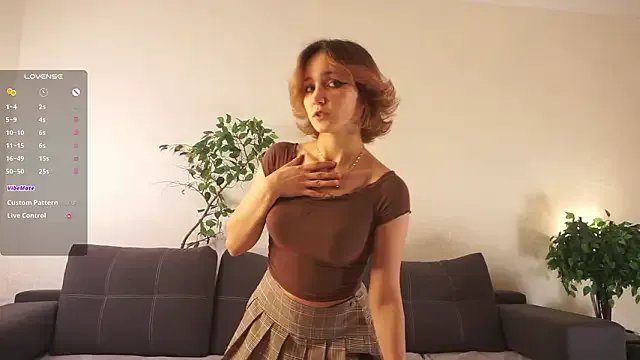 OnaMac — cameltoe close up + rub my pussy