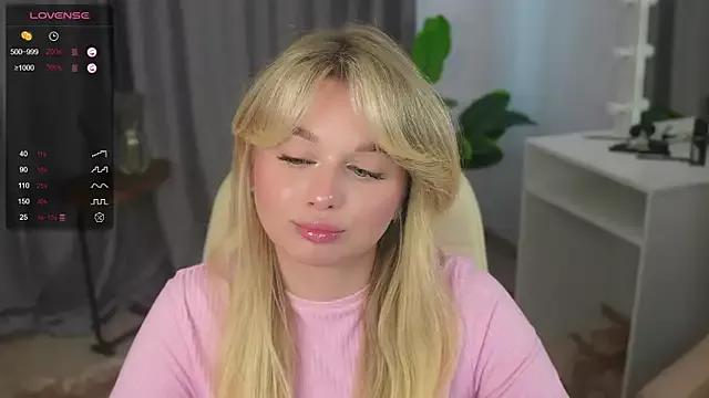PhilippaChasey on StripChat 