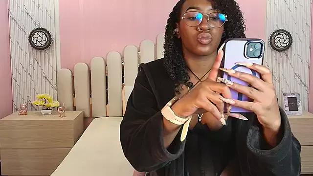 Qeen_blackk on StripChat 