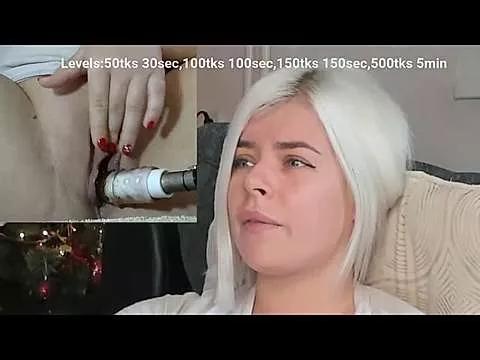 Freechat queenofthenighttt on StripChat