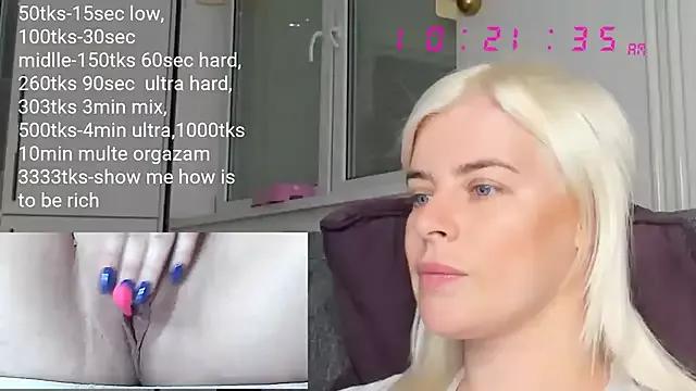 Freechat queenofthenighttt on StripChat