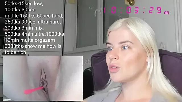 Freechat queenofthenighttt on StripChat