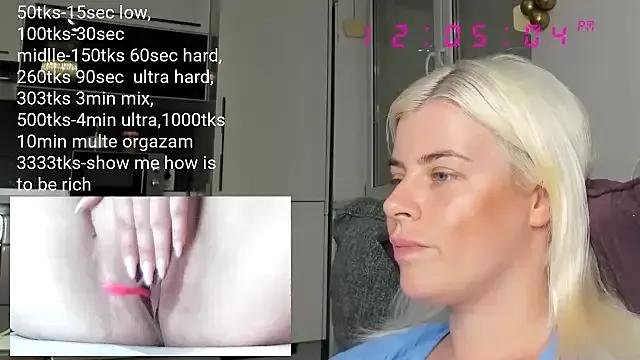 Freechat queenofthenighttt on StripChat