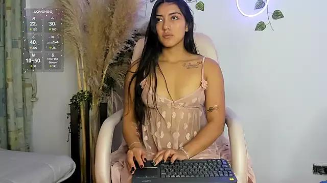 Quiinn_bx on StripChat