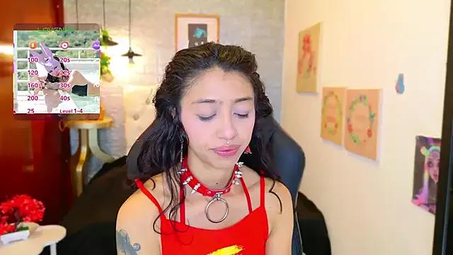 REDHOTTER_ on StripChat