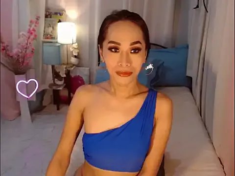 RomanticPearlTS on StripChat