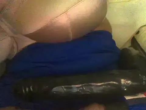 RoxiRedXXX on StripChat 
