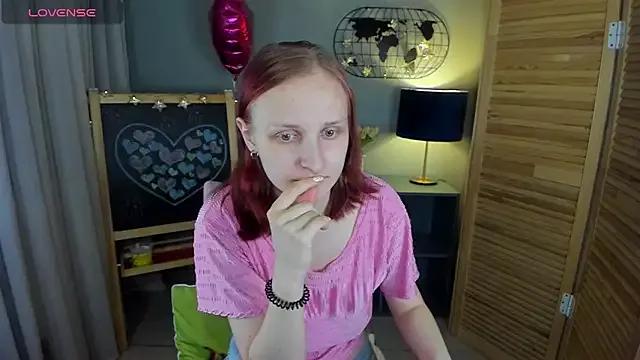 SallyFishery on StripChat 