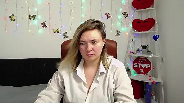 SallyVerda on StripChat 