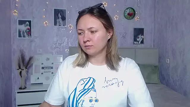 SallyVerda on StripChat 