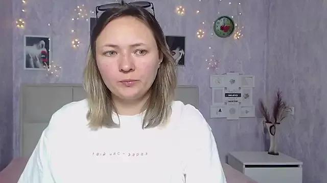 SallyVerda on StripChat 