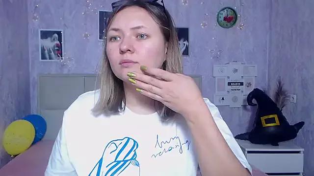 SallyVerda on StripChat 