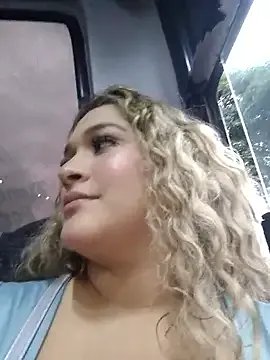 Sara_smiiith211 from StripChat