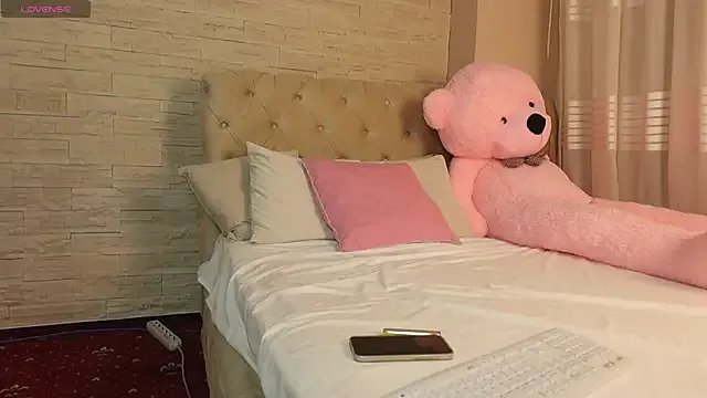 sarah_aadams_ — strip tease