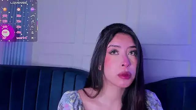 SarahMiler_ on StripChat 